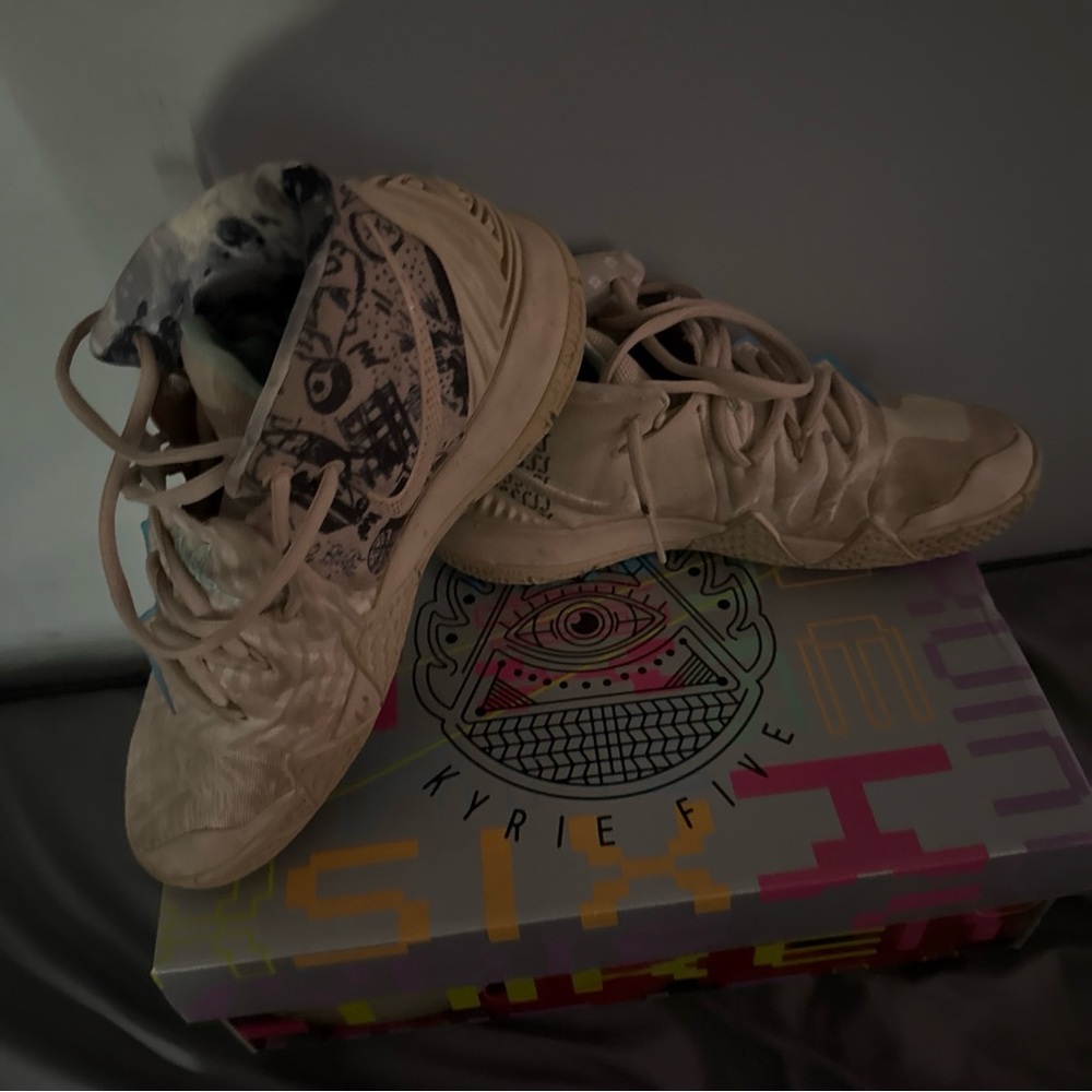 Brand new Kyrie, hybrid, desert, camo basketball shoes, size 6